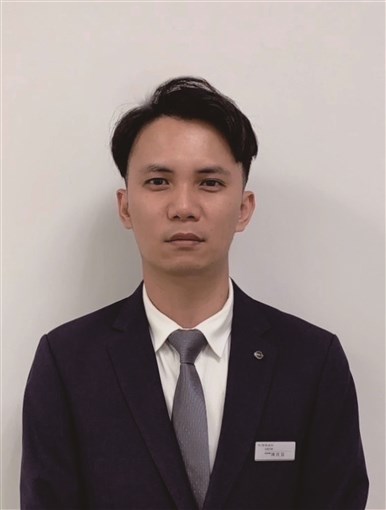 陳侅弦